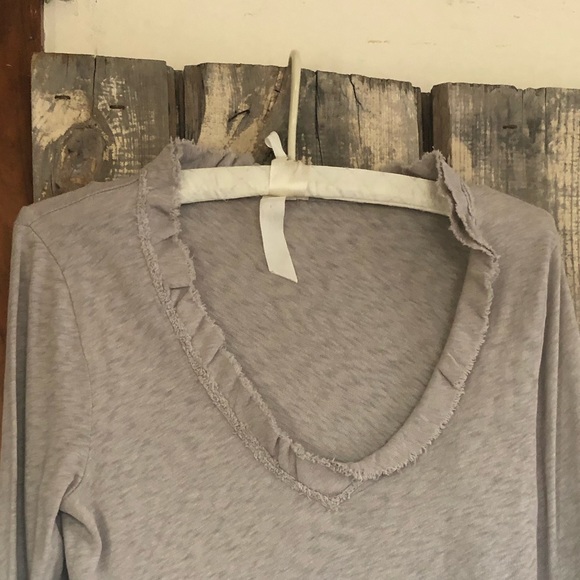 J. Crew Raw Edge Ruffle Scoop Neck T Shirt Small S gray taupe 3/4 Cotton - Picture 3 of 5